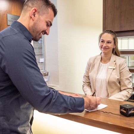 הוסום Hotel Osterkrug מראה חיצוני תמונה