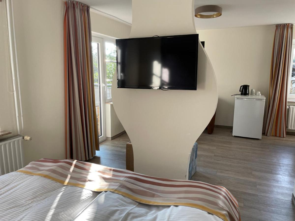 הוסום Hotel Osterkrug מראה חיצוני תמונה