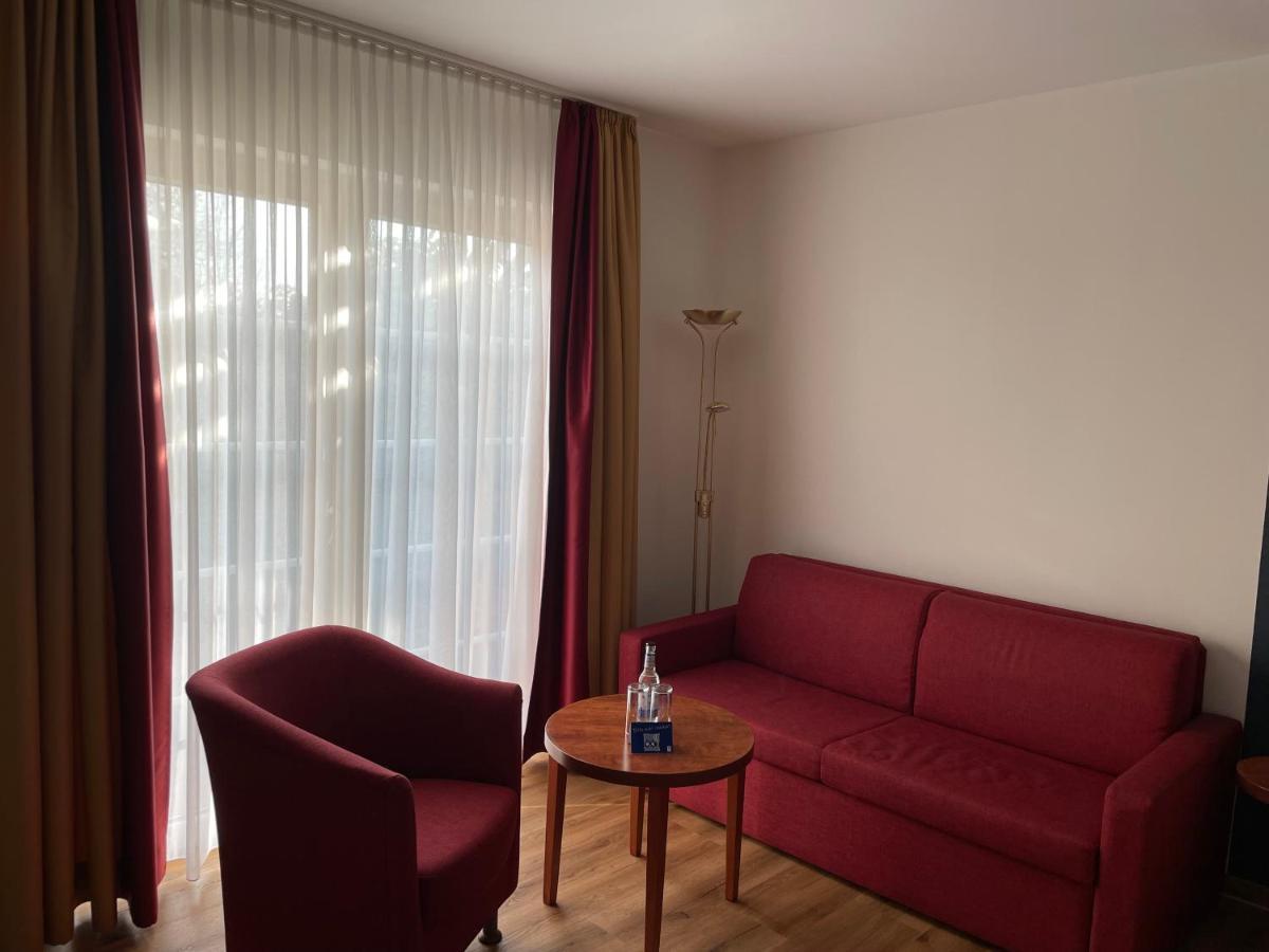 הוסום Hotel Osterkrug מראה חיצוני תמונה