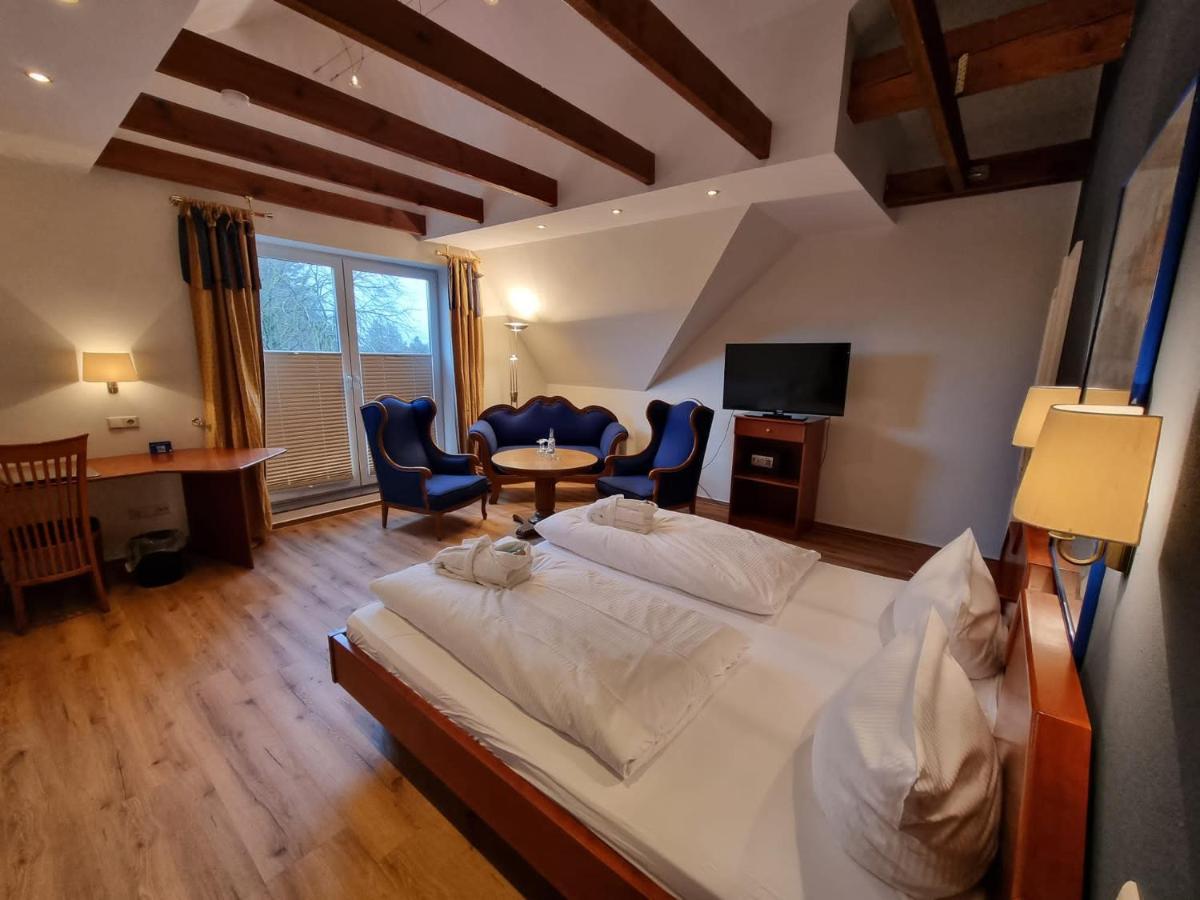 הוסום Hotel Osterkrug מראה חיצוני תמונה