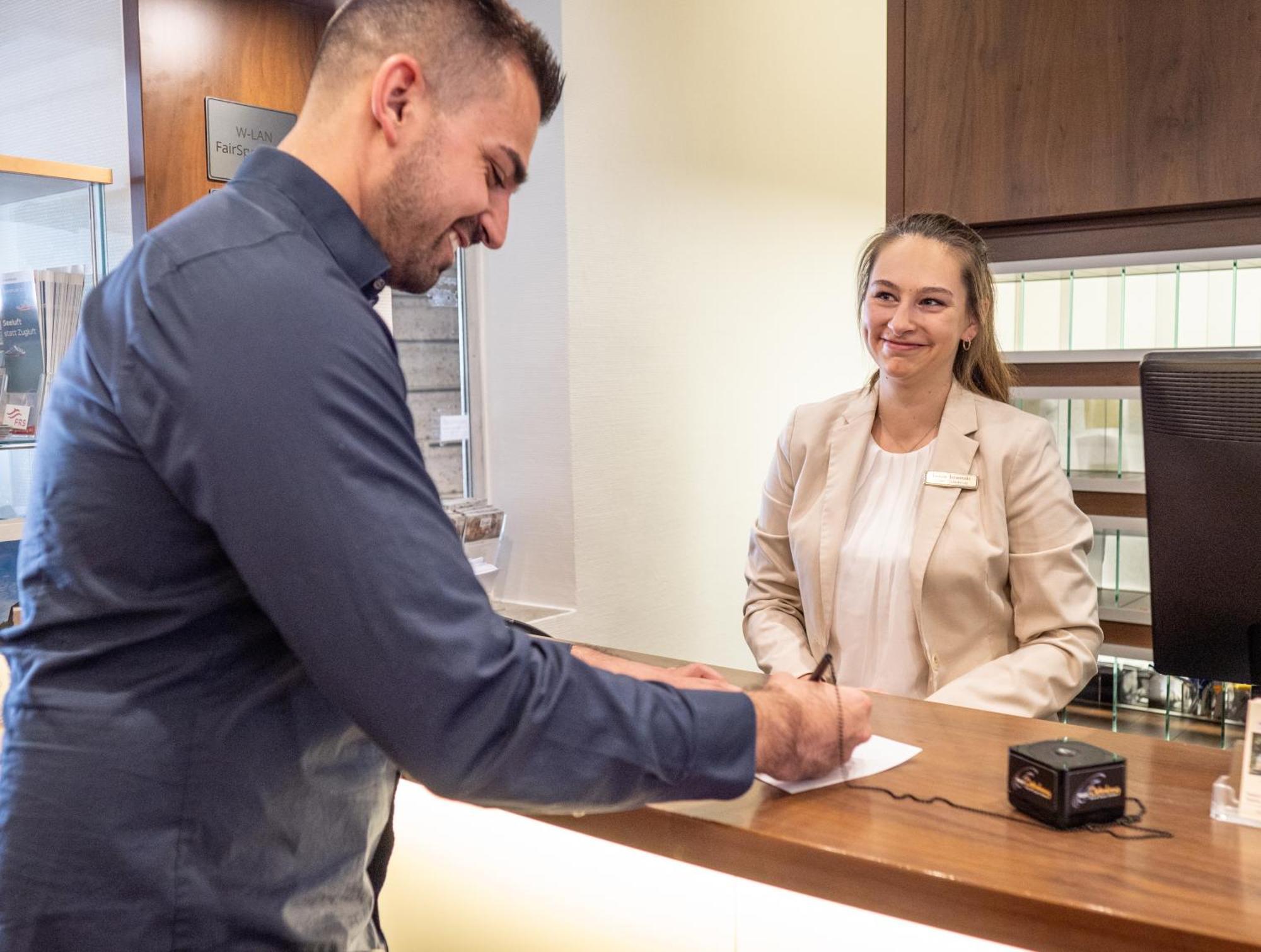 הוסום Hotel Osterkrug מראה חיצוני תמונה