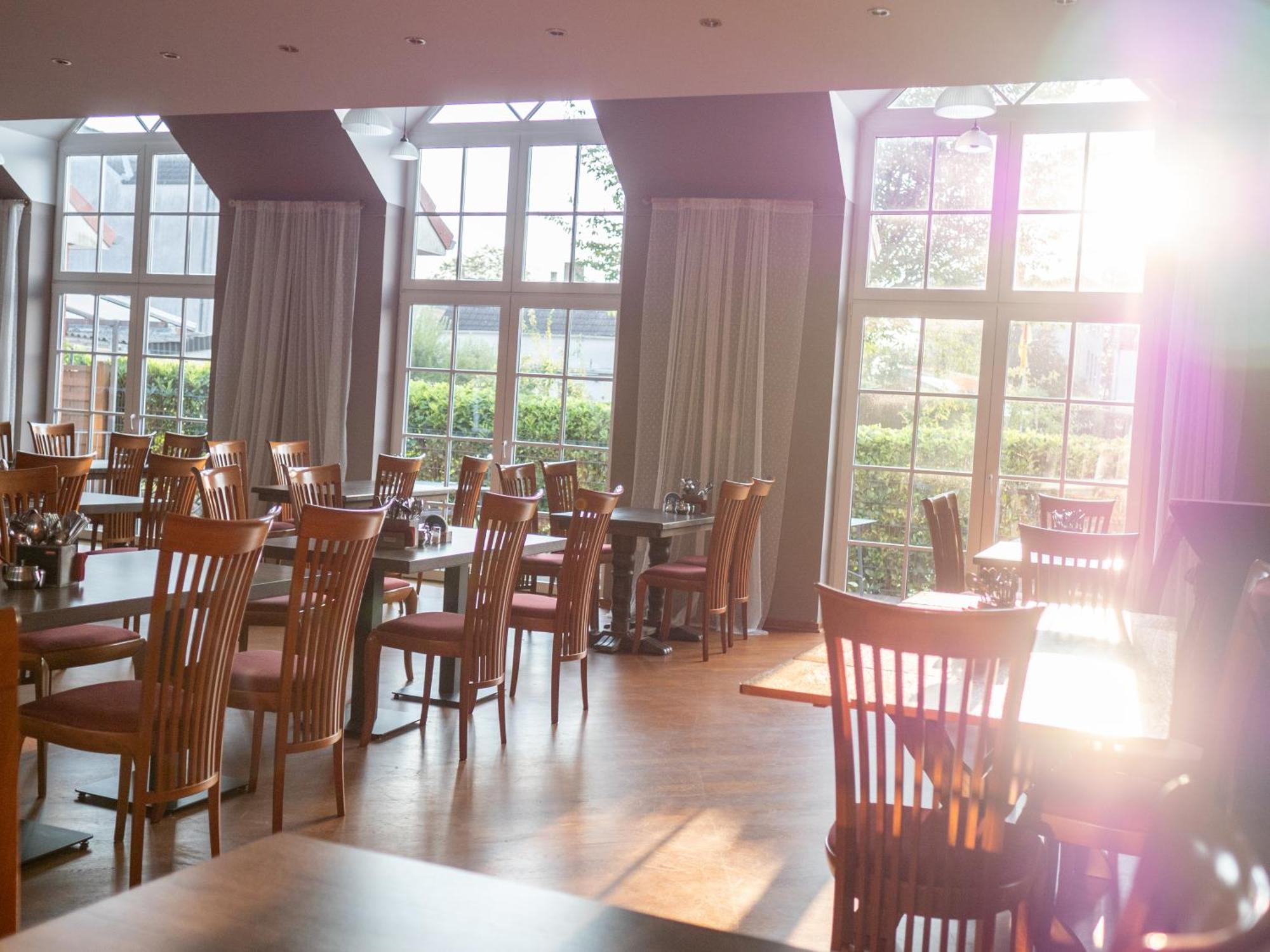 הוסום Hotel Osterkrug מראה חיצוני תמונה